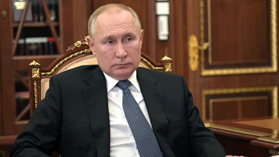 Putin’s Plan B is to Ramp up Attacks Against Ukrainian Civilians: UK Spy Chief