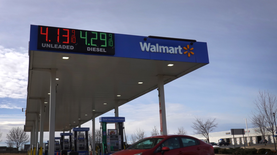 US Gas Prices Hit $4 per Gallon for First Time Since 2008