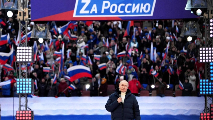 Putin Holds Massive Rally, Says Russia Will Prevail in Ukraine