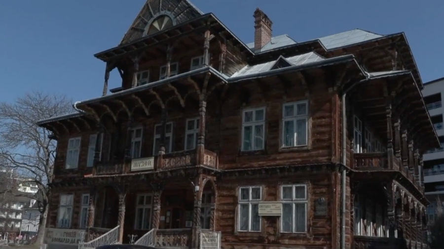 Ukrainian Resort Town Becomes Place of Refuge