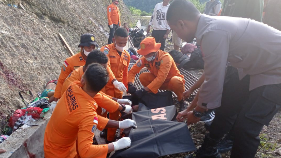 18 Dead in Overloaded Truck Crash in Indonesia’s West Papua