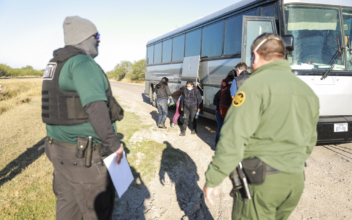 Critics Doubt Mexican States Will Stop Illegal Immigration Despite Texas Deals