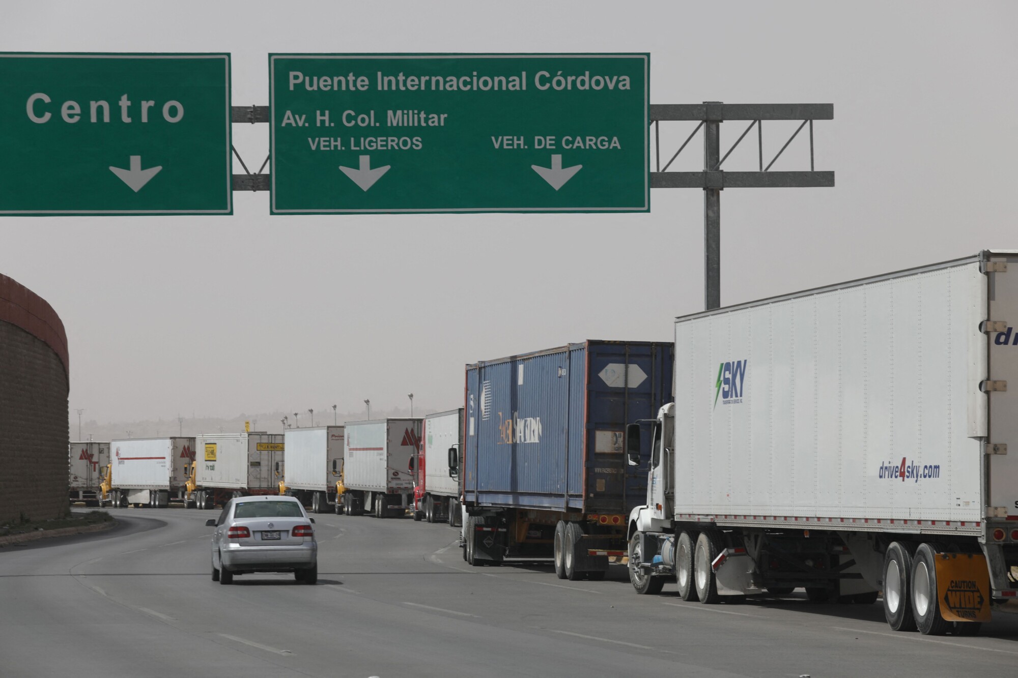 Texas Reopens Truck Flow in Laredo After Border Deal With Mexican State
