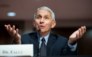 Fauci, Other US Officials Served in Lawsuit Over Alleged Collusion to Suppress Free Speech