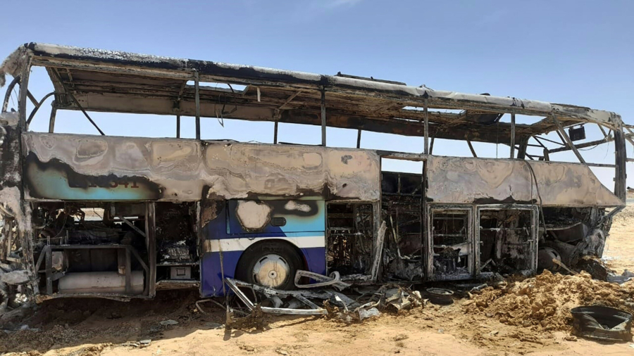 Truck Hits Tourist Bus in Egypt, Kills 10 Including 4 French