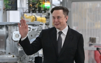 Musk Vows Fast Fix for New ‘Money Furnace’ Tesla Factories