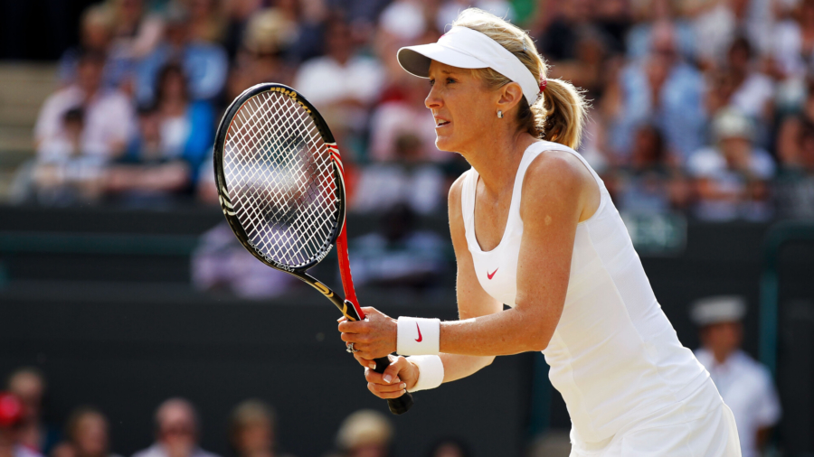 Former Tennis Pro Warns Against Social Media