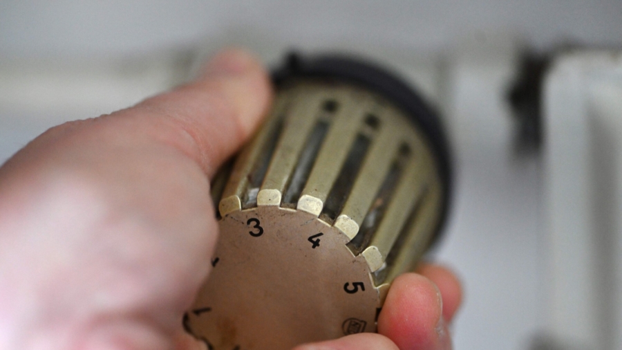 Germans Struggle to Cut Gas Consumption