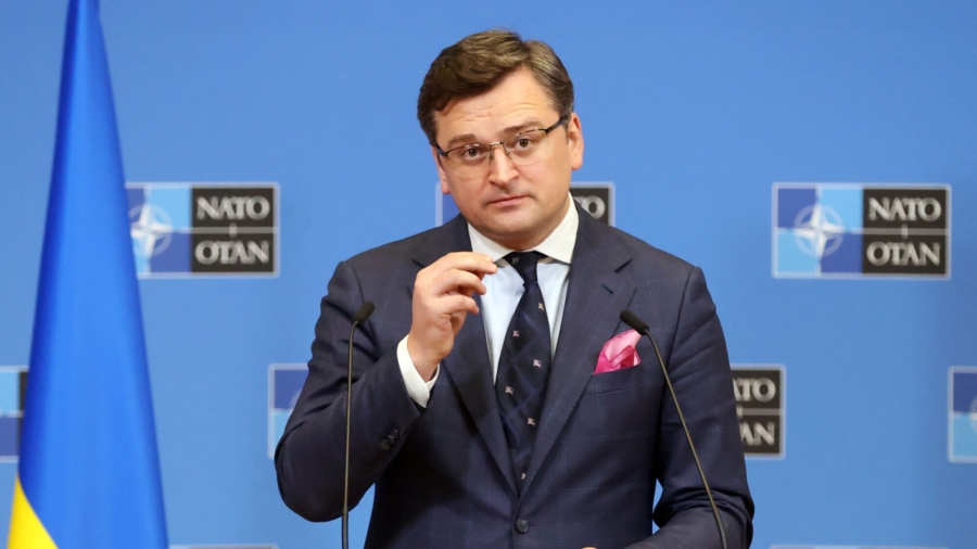 Ukraine Calls for More Sanctions, Weapons