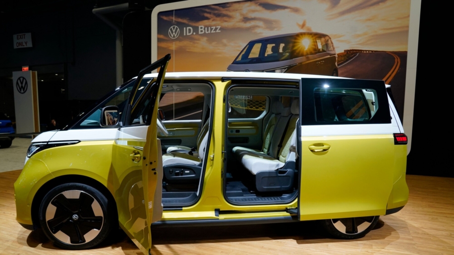 NY Auto Show Lets You Experience New Cars