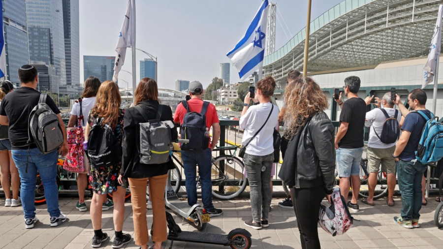 Israel Halts for Holocaust Memorial Day