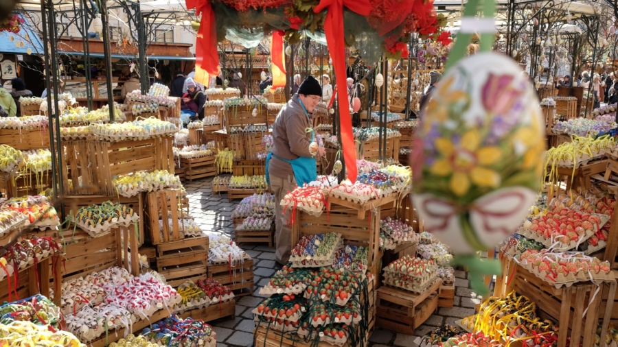 Traditional Easter Markets Return to Vienna