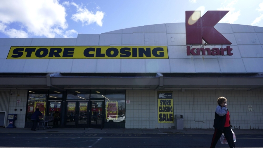 Once a Retail Giant, Kmart Nears Extinction After Closure