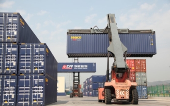 Chinese Regime Locks Down World’s Largest Wholesale Hub Under its Zero-COVID Policy