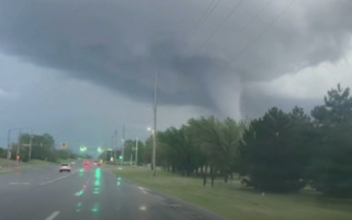 Tornado Rips Through Kansas; 3 Students Killed in Crash
