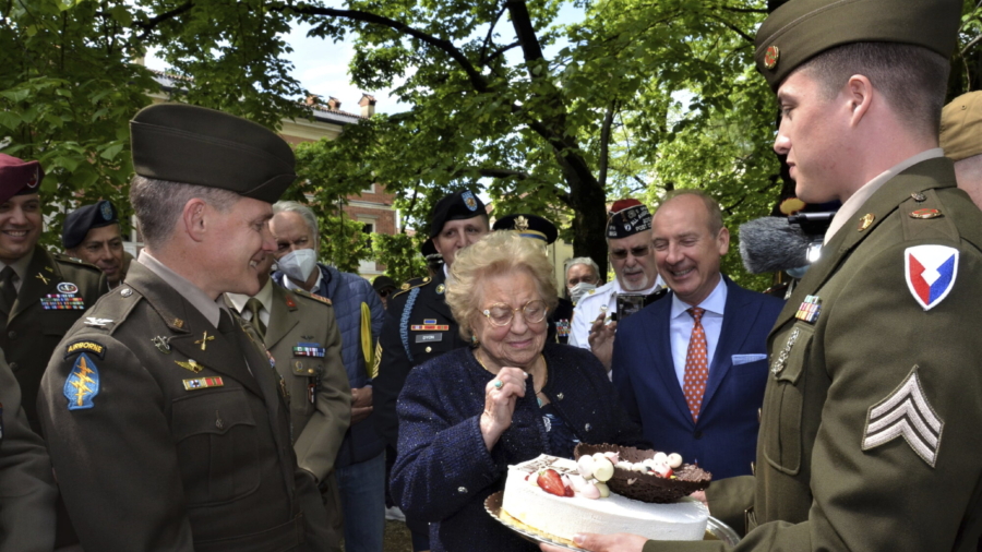 US Army ‘Returns’ Cake to Italian Woman for 90th Birthday