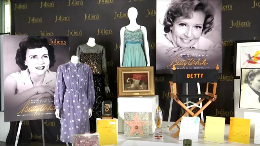 Betty White Personal Items Up for Auction