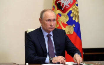 Putin Cancels Plans to Storm Mariupol Plant