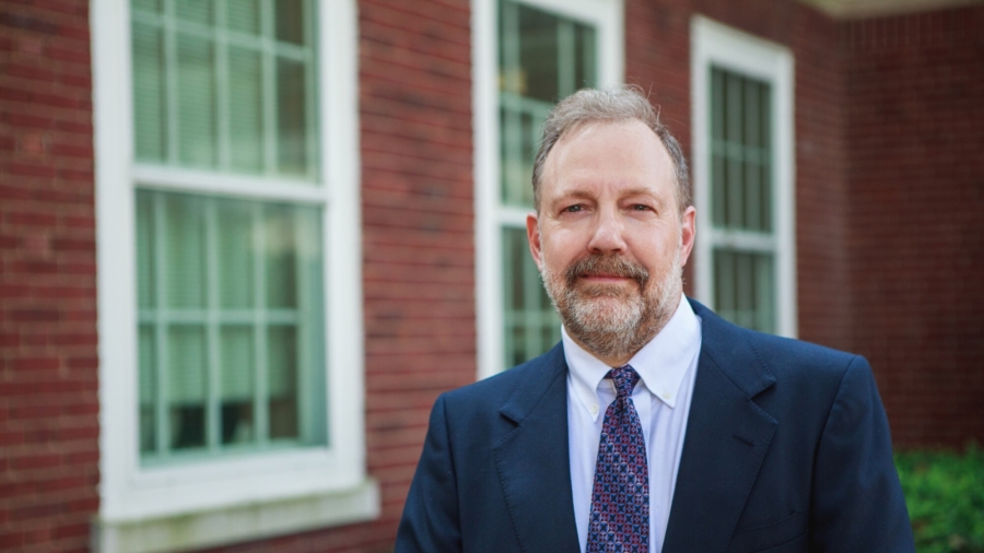 Professor Calls on Educators to Defend Rights