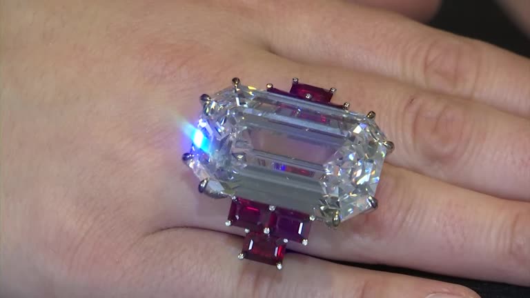 80-Carat Diamond Ring to be Auctioned