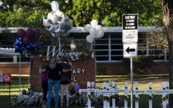 Police: Texas Gunman Was Inside the School for Over an Hour