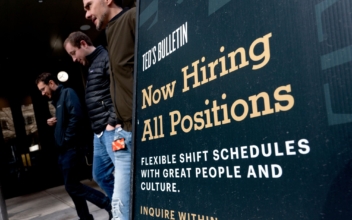 US Labor Market Cooling in Controlled, Gradual Pace: Economist