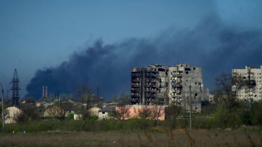Ukrainian Soldiers Vow to Fight Till the End