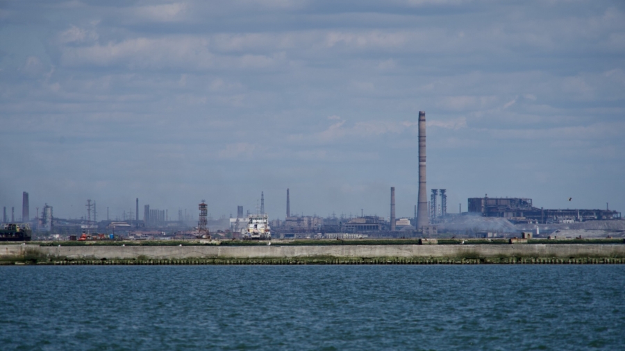 Ukraine Conducts Rescue Missions in Mariupol