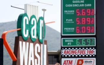 US Gas Prices Jump Again to Near-Record Highs