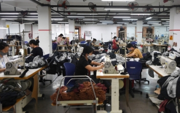 Vietnam Exports Soar Amid Decline in Shenzhen