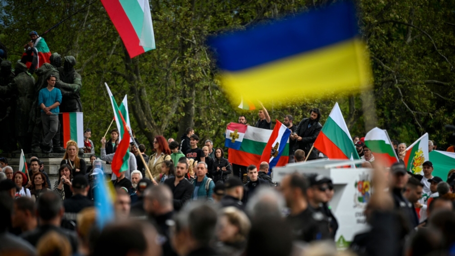 Bulgarian Protesters Clash Over Ukraine