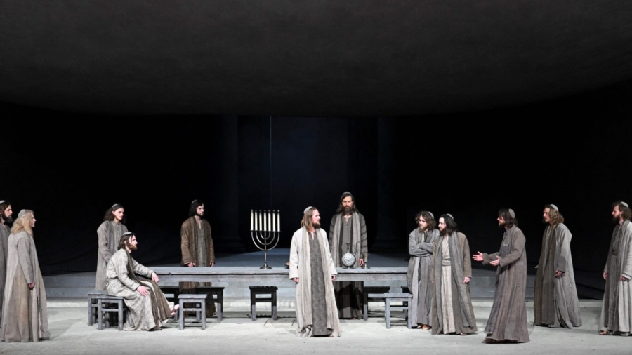 Bavaria Passion Play Returns to the Stage