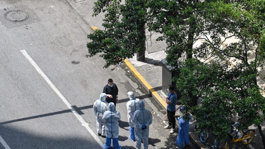Shanghai Locals Protest 2nd Neighborhood Lockdown