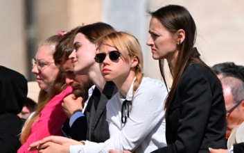 Wives of Azov Fighters Appeal to Pope for Help