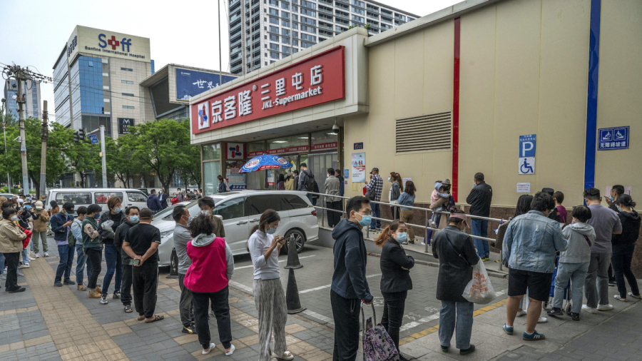 Beijing Residents Stock Up Over Lockdown Fears