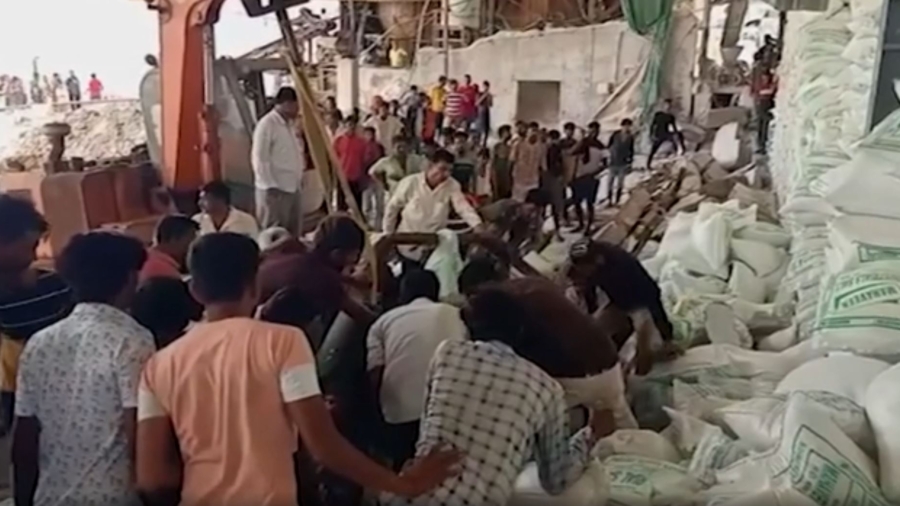 At Least 12 Killed in Wall Collapse in Salt Packaging Factory