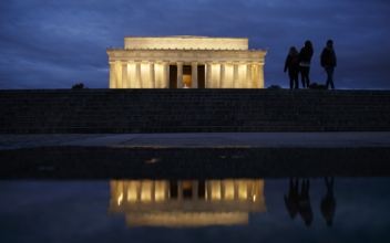 Art Exhibit Celebrates Lincoln Memorial’s 100th Anniversary