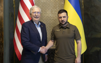 Republican Delegation Led by McConnell Meets Zelenskyy in Kyiv