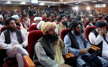 Taliban Orders Afghan Women to Cover Faces Again