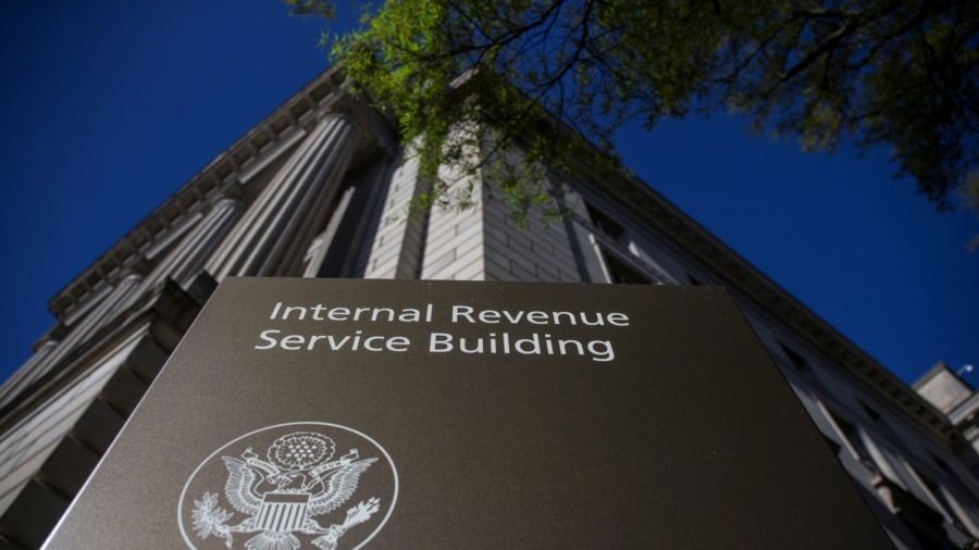 IRS Battling Backlogs Caused by Pandemic Relief Payments, Staff Shortage