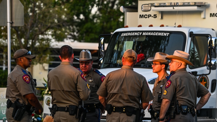 Analysis of Uvalde School Shooting Video: Retired Police Captain