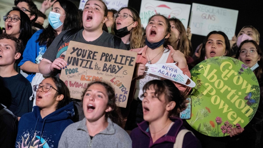 Leaked Roe v. Wade Opinion Creates Uproar