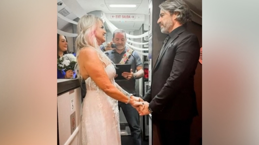 A Couple Couldn’t Make It in Time to a Vegas Wedding Chapel. They Got Married on a Southwest Flight Instead