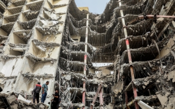 Iran Building Collapse Kills 11 as Mayor and Others Detained