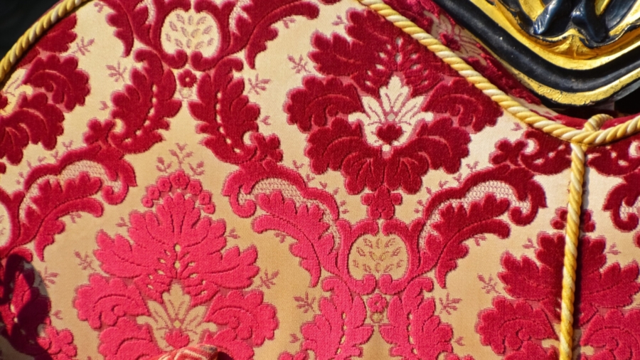 Ancient Wooden Looms Produce High-End Velvet