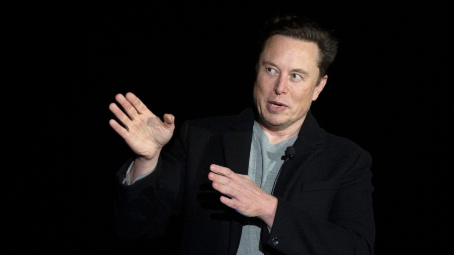 Musk: SpaceX Might Keep Funding Satellite Service in Ukraine