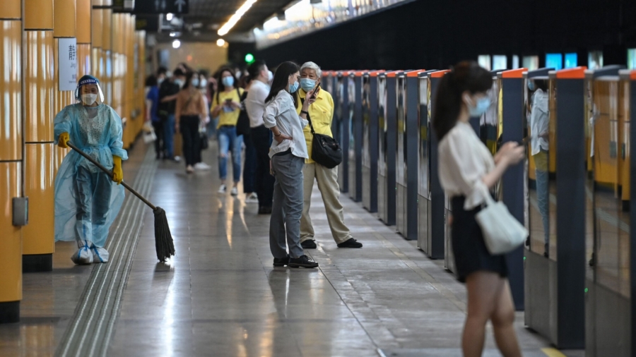 Protest Over Closed Public Transit in China