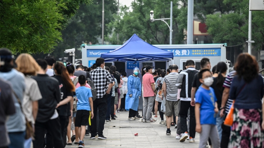 Chinese Residents’ Fear Grows After Curbs Drop