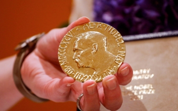 Russian Journalist’s Nobel Peace Prize Fetches Record $103.5 Million at Auction to Aid Ukraine Children