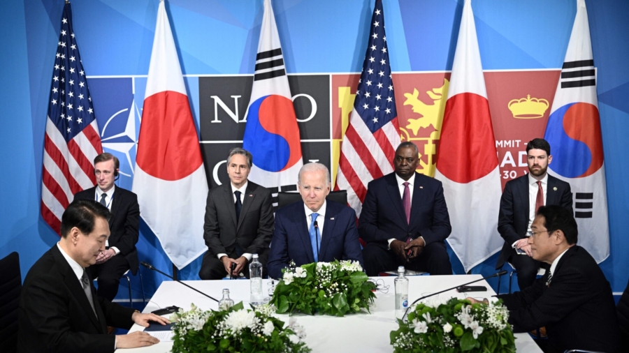 Biden Meets With Japan, South Korea Leaders During NATO